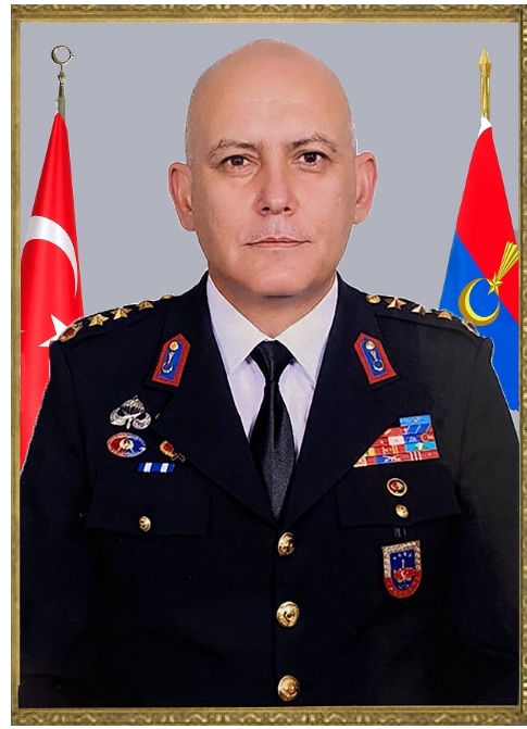 Özgür ÖZER